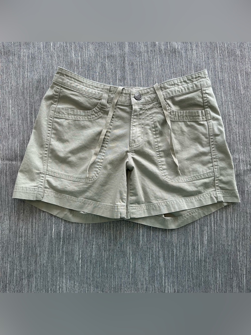 The North Face Khaki Shorts Womens Size 4 Hiking Outdoor Gorpcore